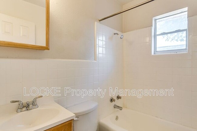 Building Photo - 3417 S University Dr