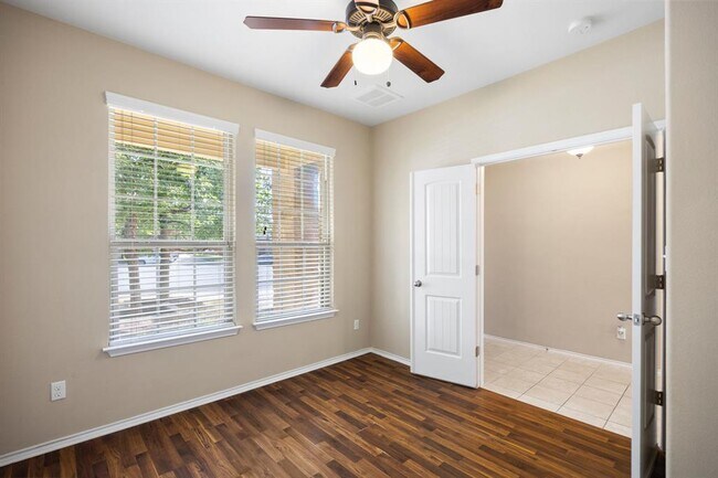 Building Photo - 1419 Grande Mesa Dr