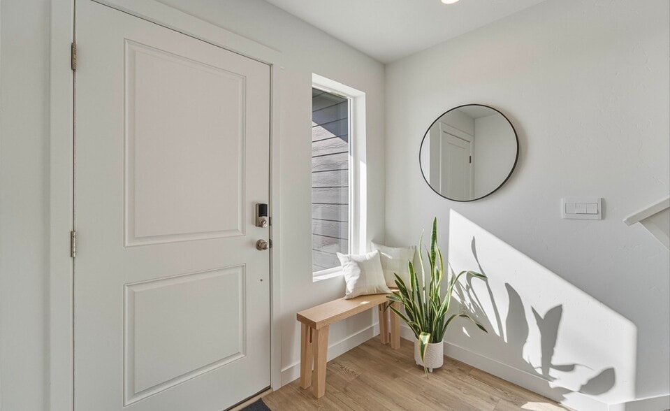 Building Photo - 1007 E Midship Wy