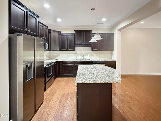 Building Photo - 2449 Memory Ridge Drive