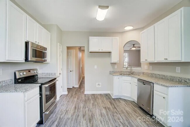 Building Photo - 9839 Brawley Ln