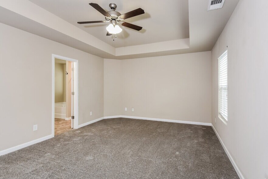 Building Photo - 217 Jefferson Ave