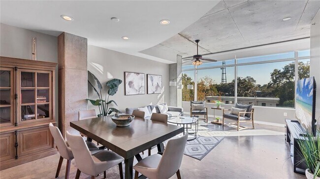 Building Photo - 525 E Jackson St