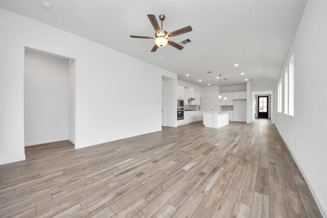 Building Photo - 7314 Blue Gentiana Ln