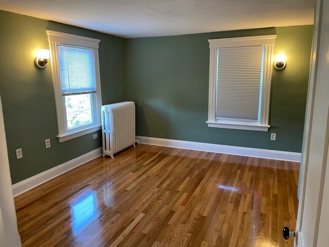 Building Photo - 381 Ward St