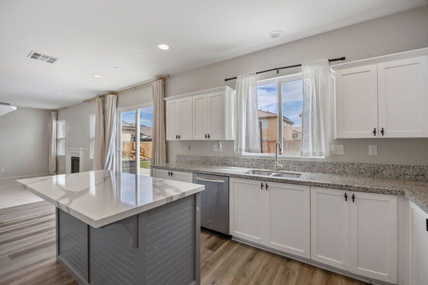 Building Photo - 3702 Mt San Gorgonia Ave