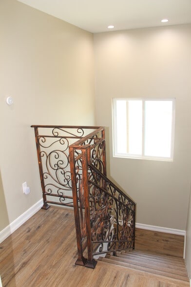 Building Photo - 15433 Huston St