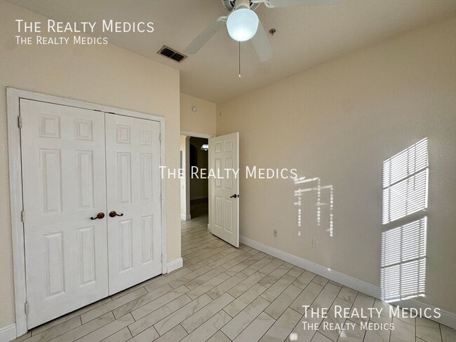 Building Photo - 13512 Turtle Marsh Loop