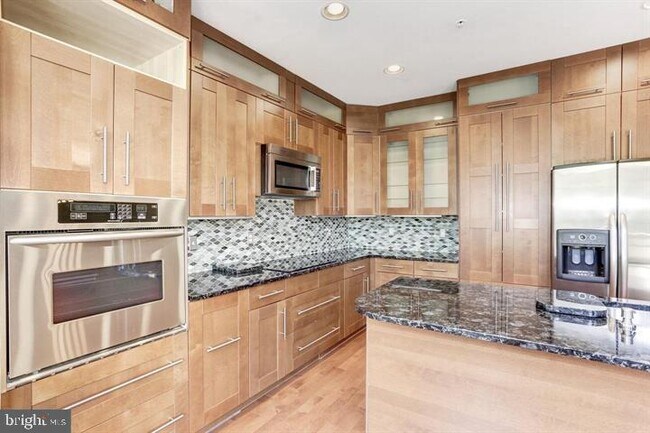 Building Photo - 4 Austringer Ct