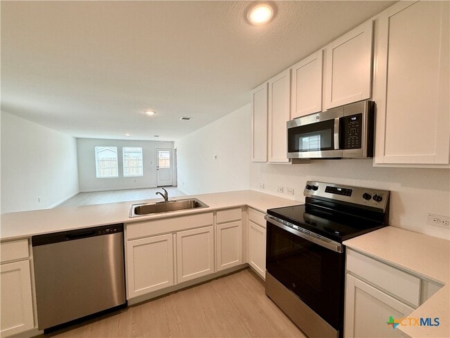 Building Photo - 413 Moscato Rd