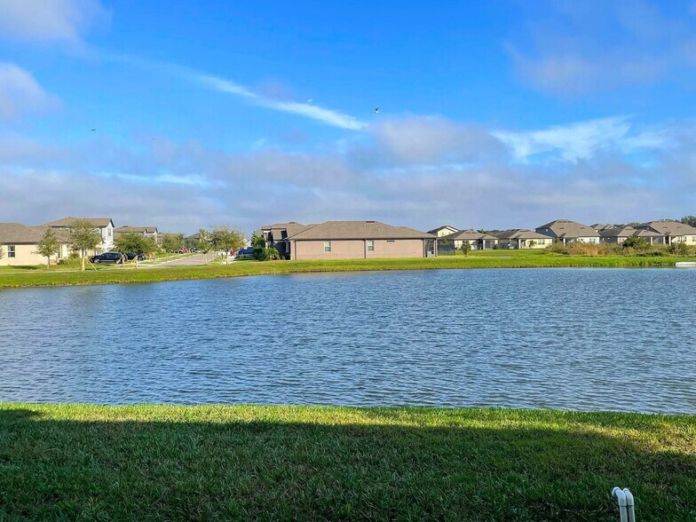 Building Photo - 9148 Hillcroft Dr