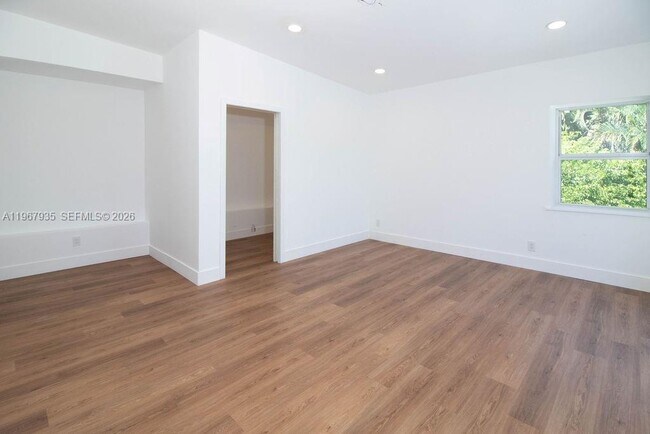 Building Photo - 1255 Jackson St