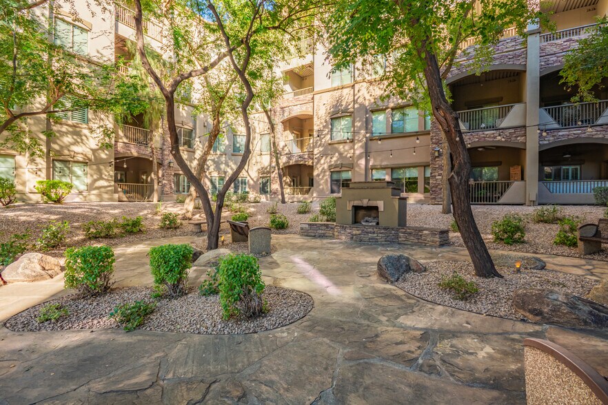 Building Photo - 5450 E Deer Valley Dr