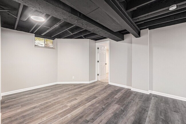 Building Photo - 3 bed 2 bath Yutan Home For Rent