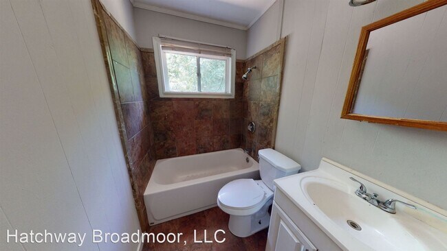 Building Photo - 4 br, 2.5 bath House - 4240 Oakhill