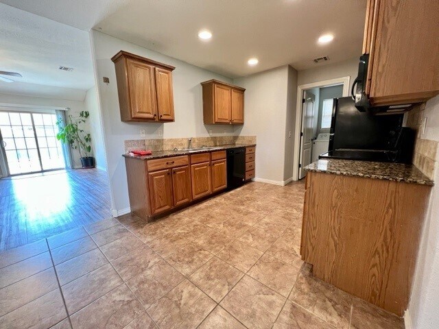 Building Photo - 4041 W Spring House Dr