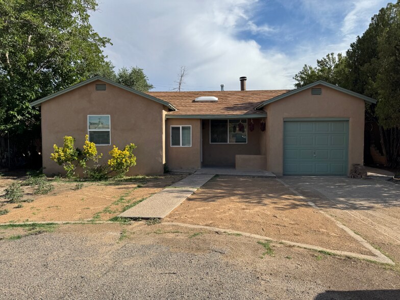 Primary Photo - 2420 Pueblo Bonito Ct NW