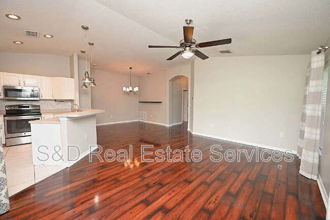 Building Photo - 7147 Cedarcrest Blvd