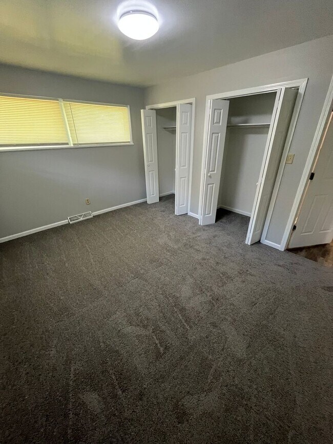 Building Photo - WOW! This is a Home! 3-bedroom, 1-bath hom...