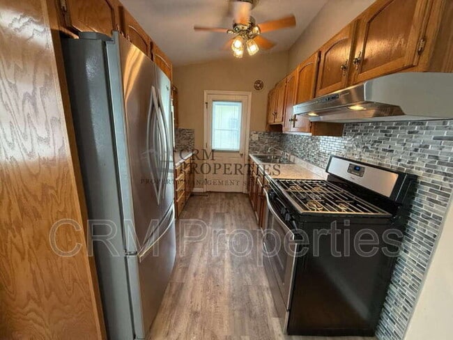 Building Photo - 1004 E Cornell Rd