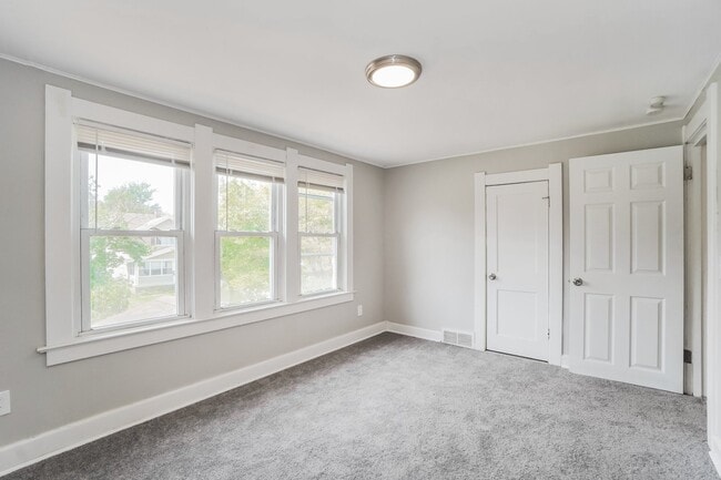 Building Photo - 625 Colima Dr