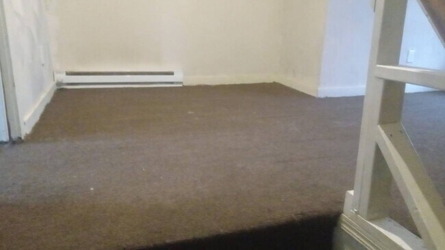 Building Photo - 441 Eddy Rd