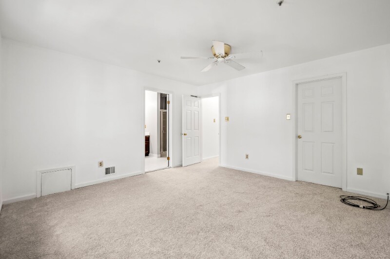 Building Photo - 1430 Redwood Ct