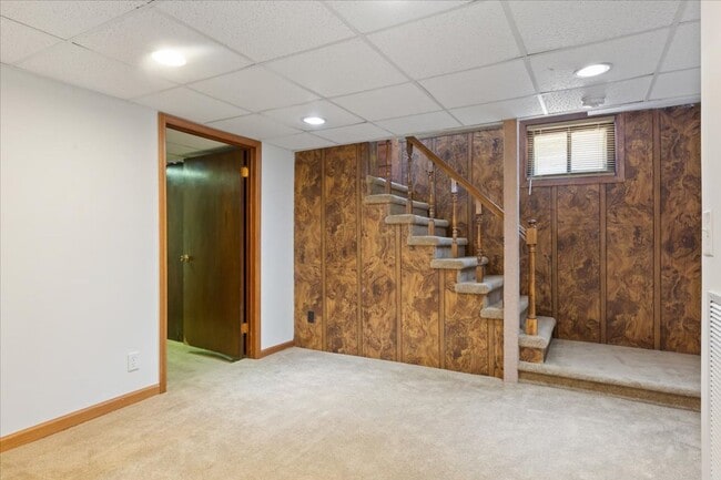 Building Photo - Spacious 4 Bedroom Home for Rent in Council Bluffs