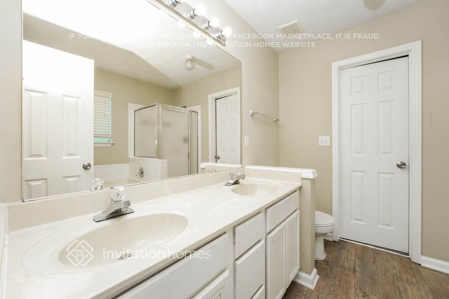 Building Photo - 1059 Shadow Lake Dr