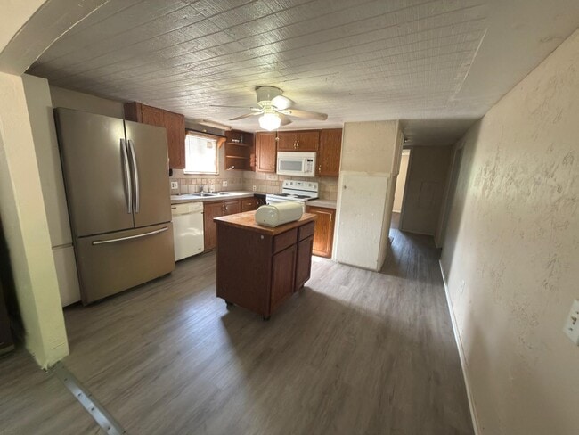 Building Photo - 109 Birchwood Dr