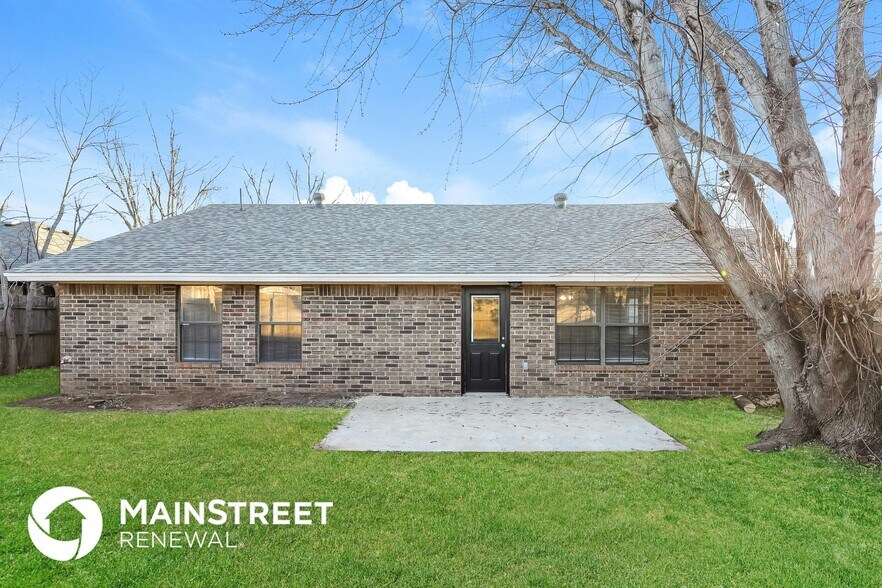 Building Photo - 2705 Fairfield Dr