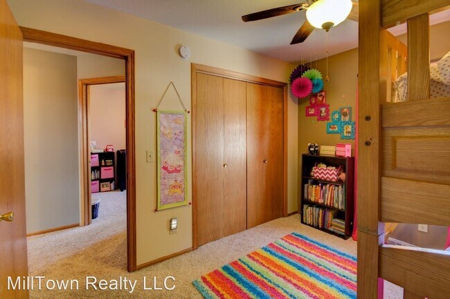 Building Photo - 3 br, 2.5 bath House - 234 Melrose Dr