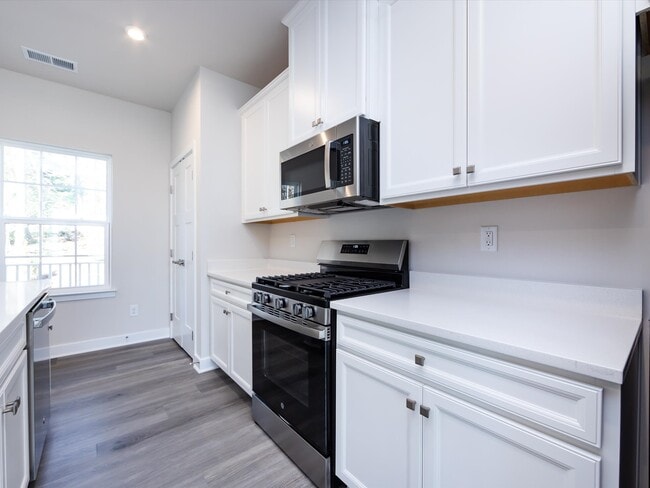 Building Photo - 431 Moondance Dr