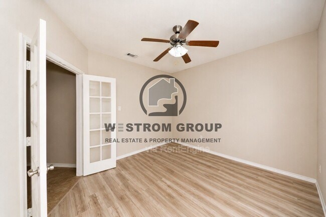 Building Photo - 3121 Hornbeam St