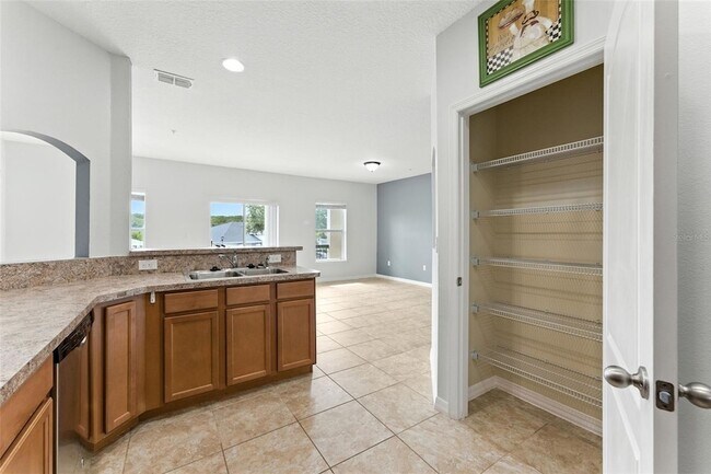 Building Photo - 6524 S Goldenrod Rd