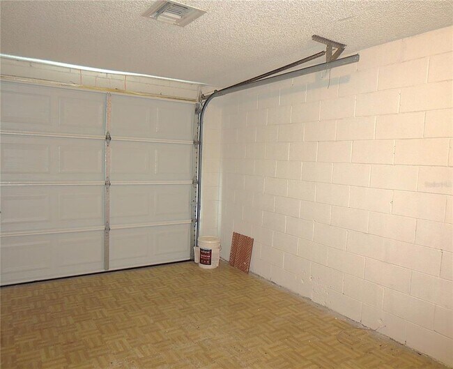 Building Photo - 1604 27th Ave E