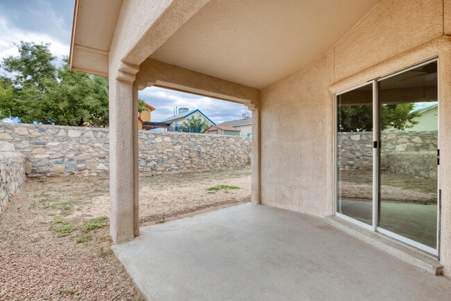 Building Photo - 12412 Tierra Marta Ct