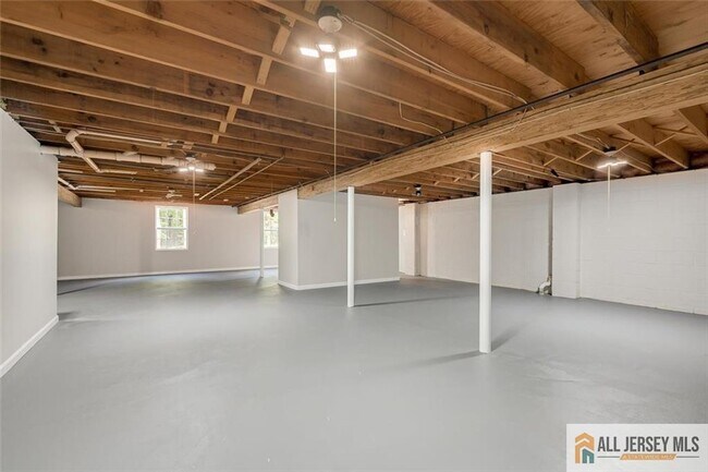 Building Photo - 134 Old Beekman Rd