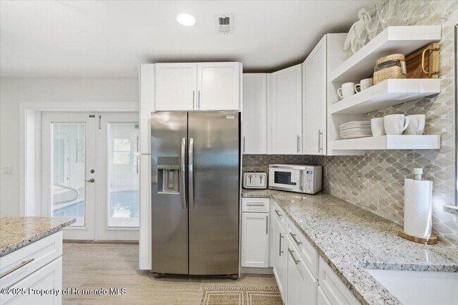 Building Photo - 4262 Biscayne Dr