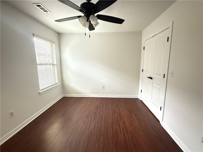 Building Photo - 3031 N Bentley Ridge