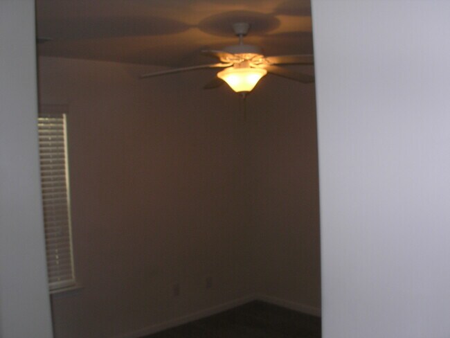 Building Photo - 112 Five Oaks Ct