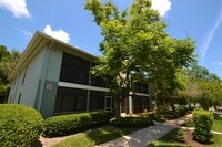 Building Photo - Lovely Winter Springs Condo ~ Vinyl Plank Flooring and Large Screened Patio!