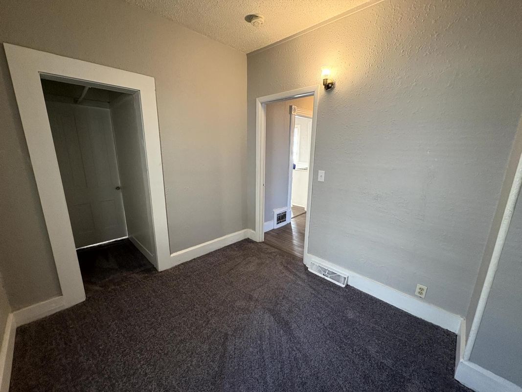 Building Photo - 2708 7th Ave