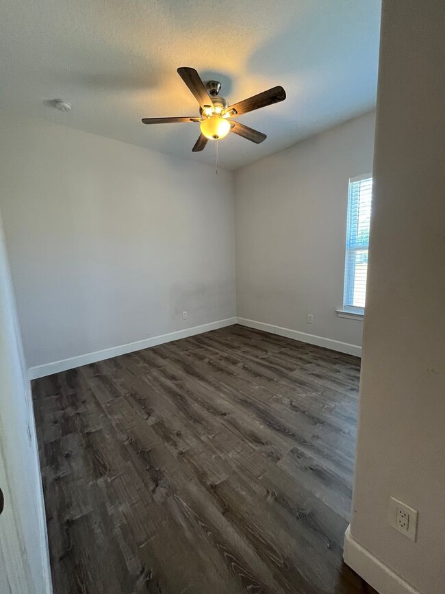 Building Photo - Newer Construction 3 Bedrooms 2 Baths!
