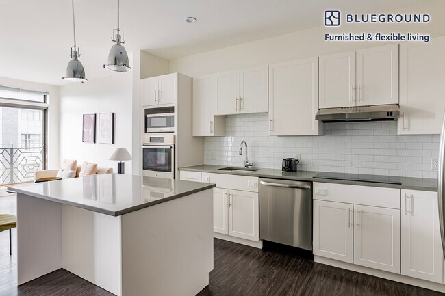 Building Photo - 449 Canal St