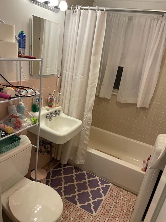 Building Photo - 53 Westmount Ave