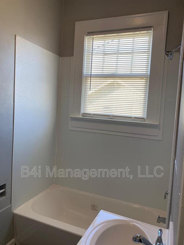 Building Photo - 409 Whitesville Rd