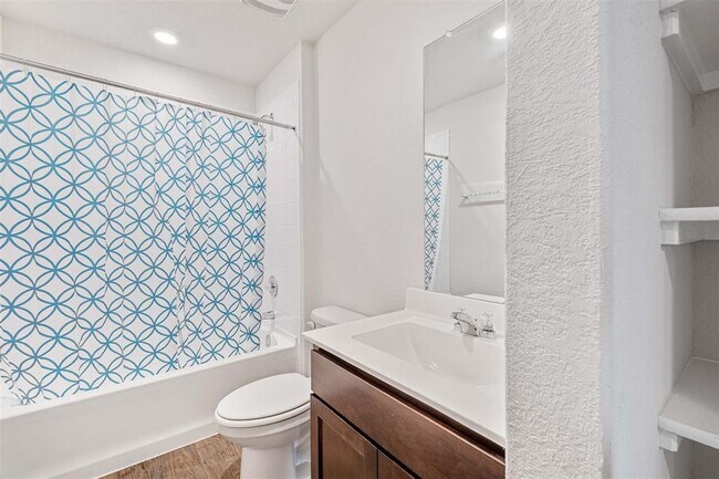 Building Photo - 204 Lily Pond Trl