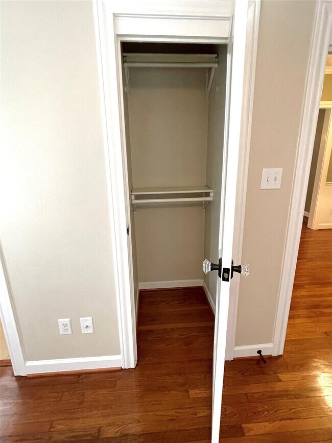 Building Photo - 4630 Clay St