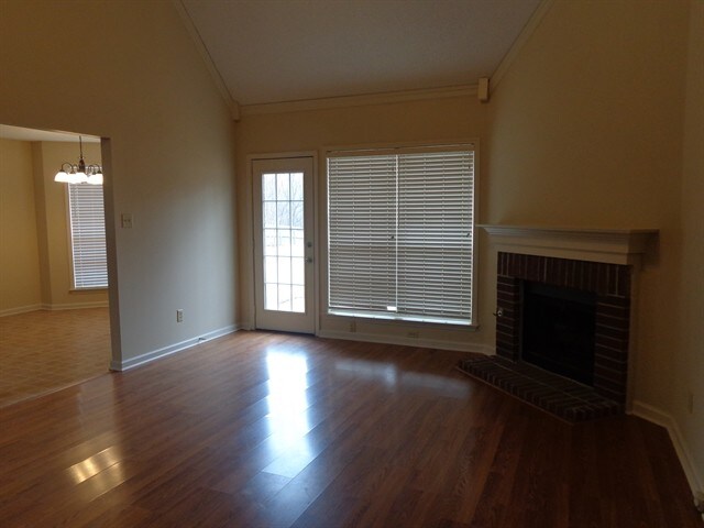 Building Photo - 290 Oaksedge Drive